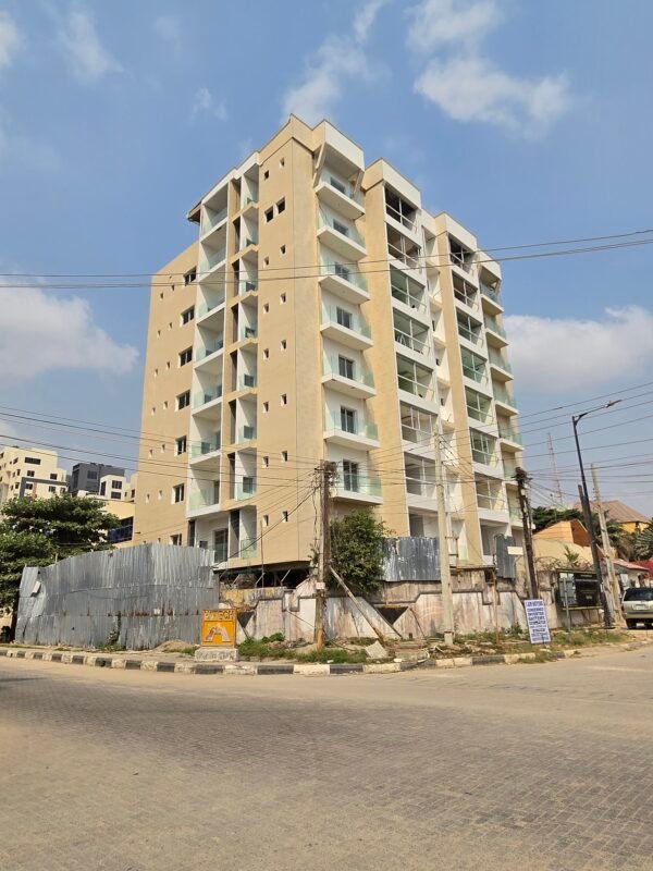 2-3 Bedroom Apartment in VI - Image 3