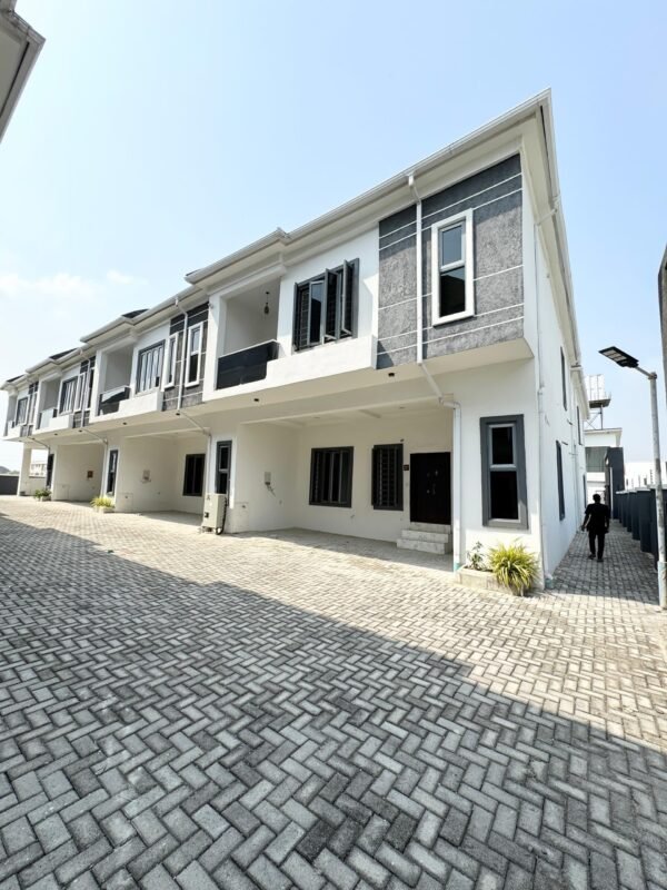 4 Bedroom terrace duplex - Image 2