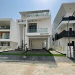 5 Bedroom contemporary duplex