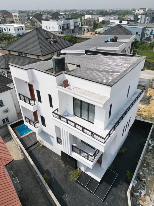 5 Bedroom luxury detached duplex - Image 3