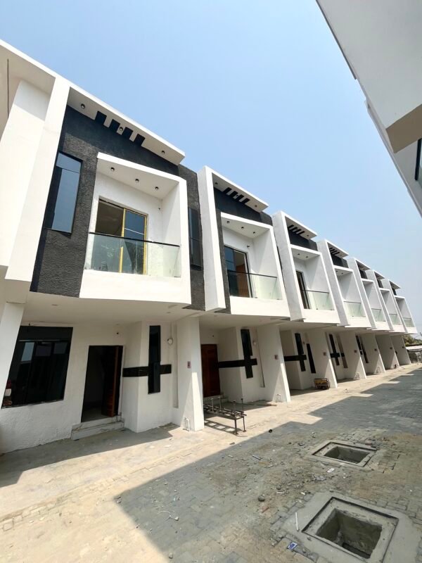 Beautifully built 3-4 Bedroom terrace duplexes - Image 2