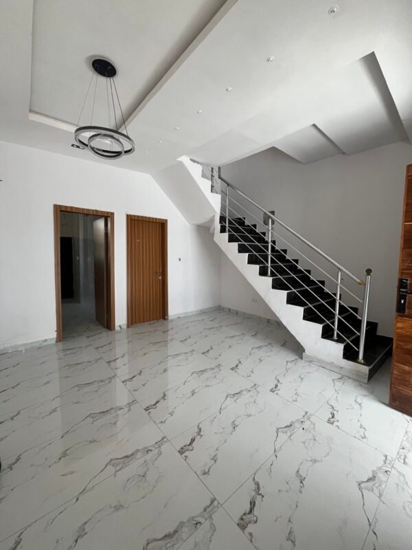 Beautifully built 3-4 Bedroom terrace duplexes - Image 3