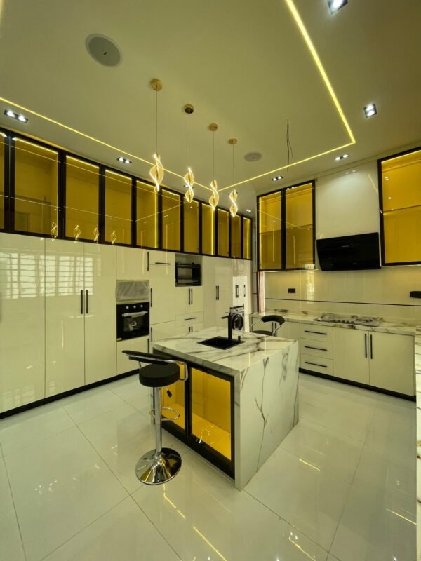5 Bedroom contemporary duplex - Image 4