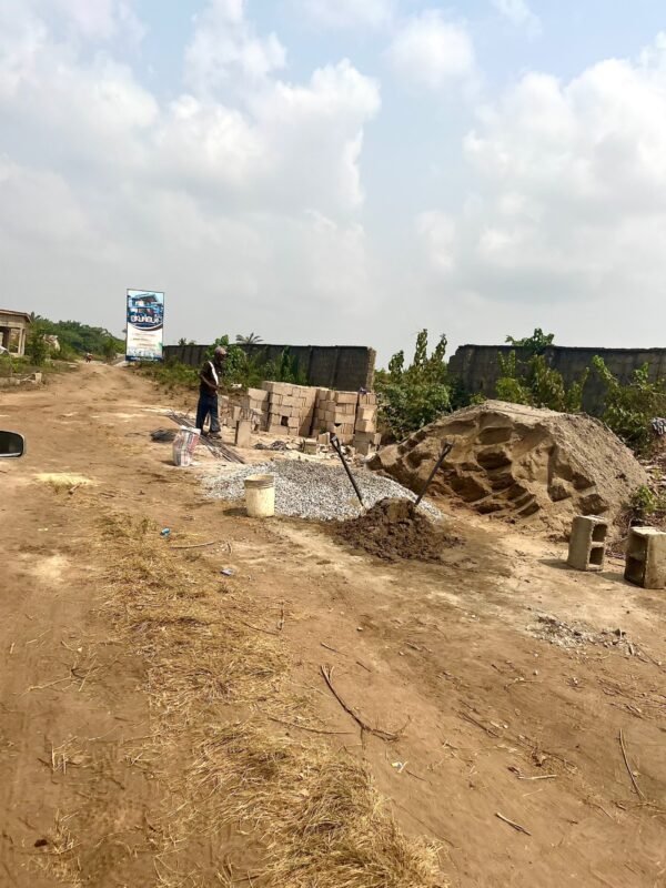 500SQM land in Epe for sale - Image 4
