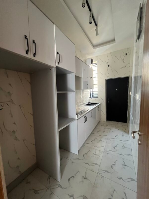 Beautifully built 3-4 Bedroom terrace duplexes - Image 4