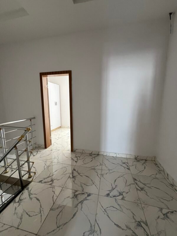 Beautifully built 3-4 Bedroom terrace duplexes - Image 5