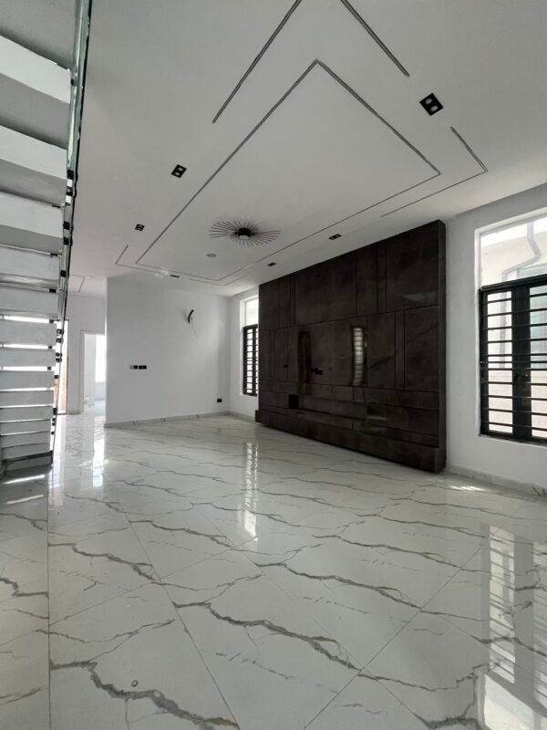 Luxury 5 bedroom duplex in Ajah, Lagos - Image 4