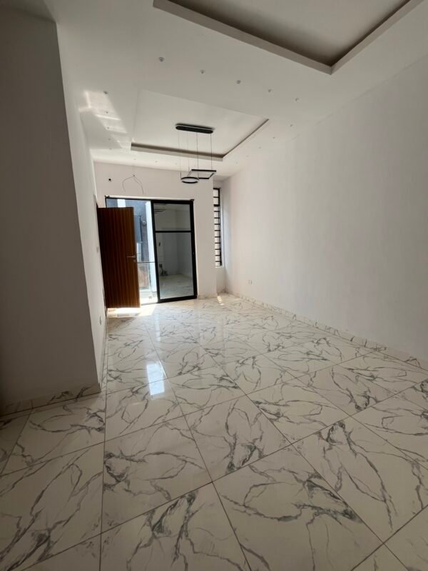 Beautifully built 3-4 Bedroom terrace duplexes - Image 6