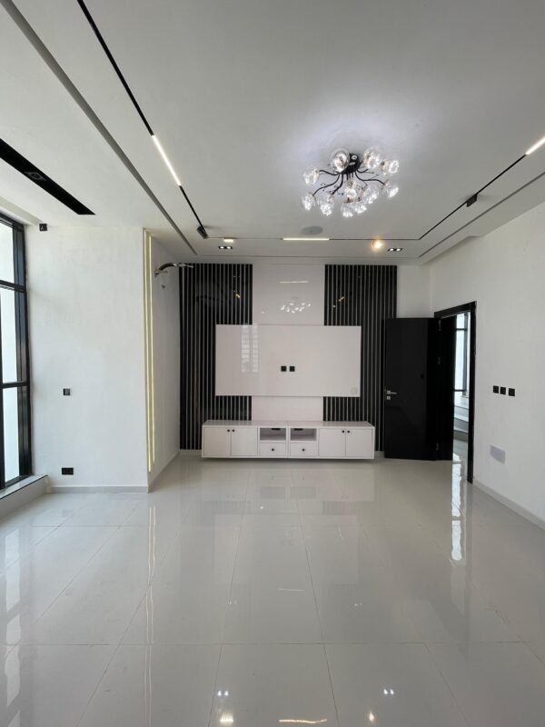 5 Bedroom contemporary duplex - Image 7