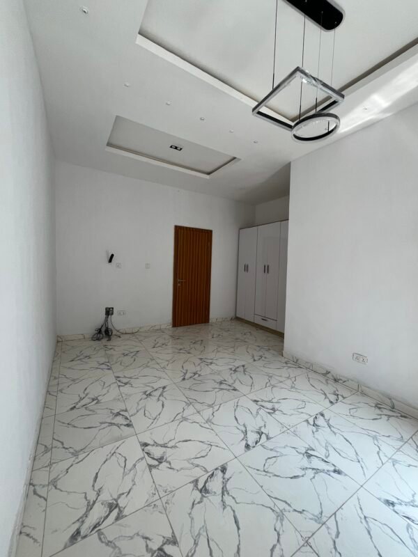 Beautifully built 3-4 Bedroom terrace duplexes - Image 7