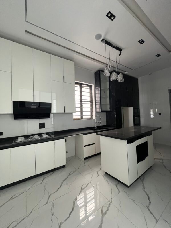 Luxury 5 bedroom duplex in Ajah, Lagos - Image 5