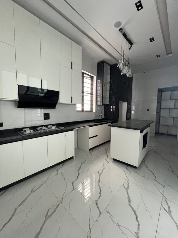 Luxury 5 bedroom duplex in Ajah, Lagos - Image 6