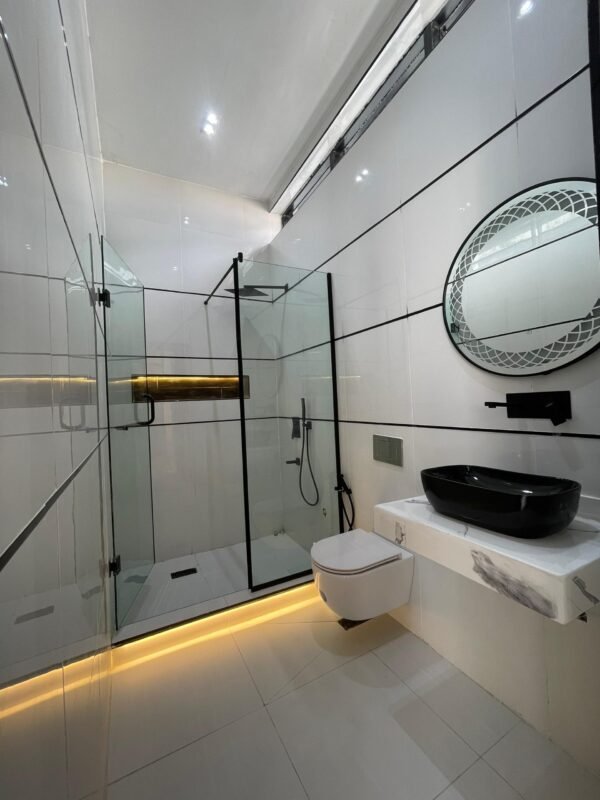 5 Bedroom contemporary duplex - Image 9