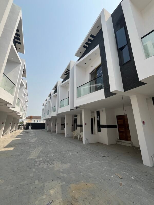 Beautifully built 3-4 Bedroom terrace duplexes - Image 14