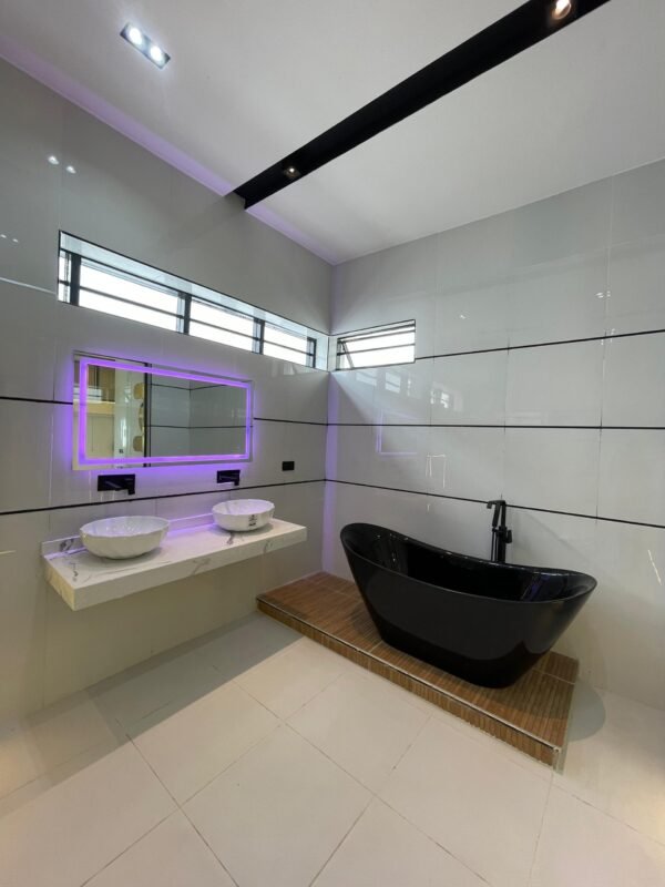 5 Bedroom contemporary duplex - Image 15