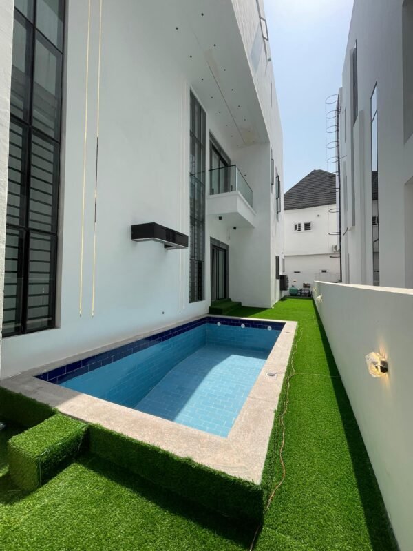 5 Bedroom contemporary duplex - Image 16