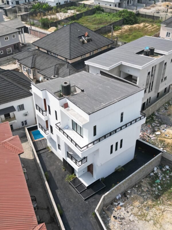 5 Bedroom luxury detached duplex - Image 2